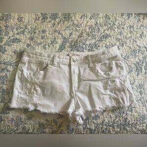 🔥 DEAL OF THE WEEK 🔥 White jean shorts distressed
